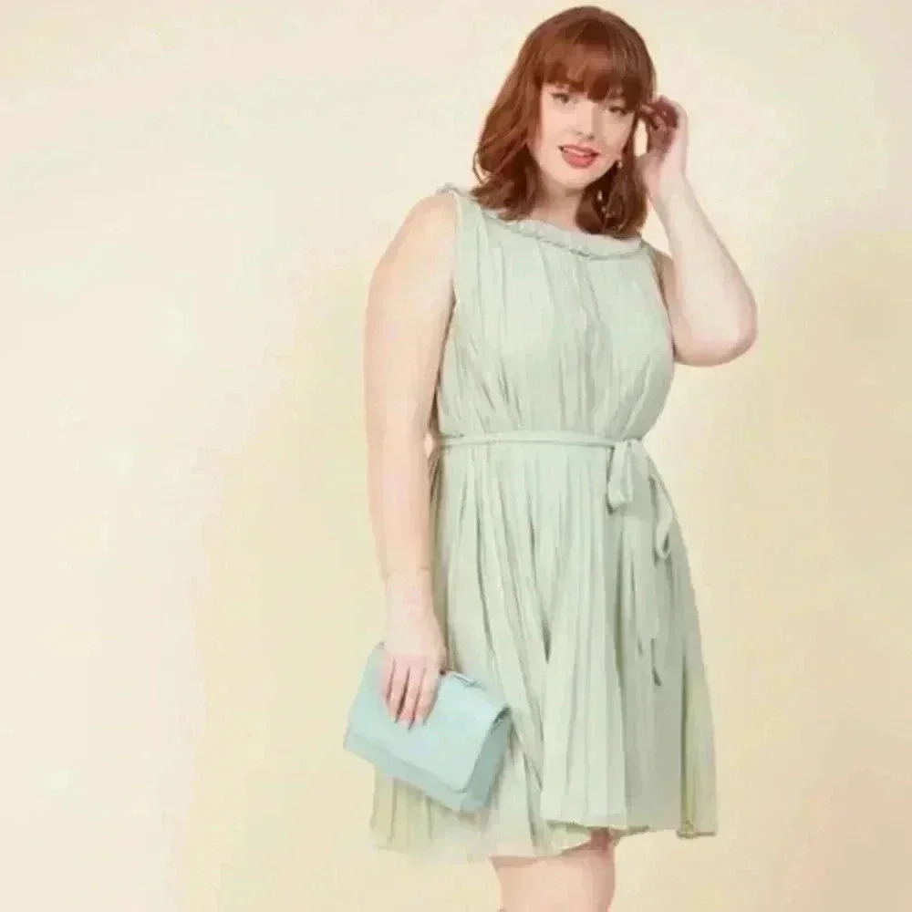 Modcloth‎ Famously Flirty A-Line Pleated Dress Light Green Size XL